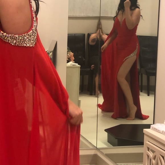 Panoply Red Gown - Size 8 - Style 14058 - Picture 4 of 4